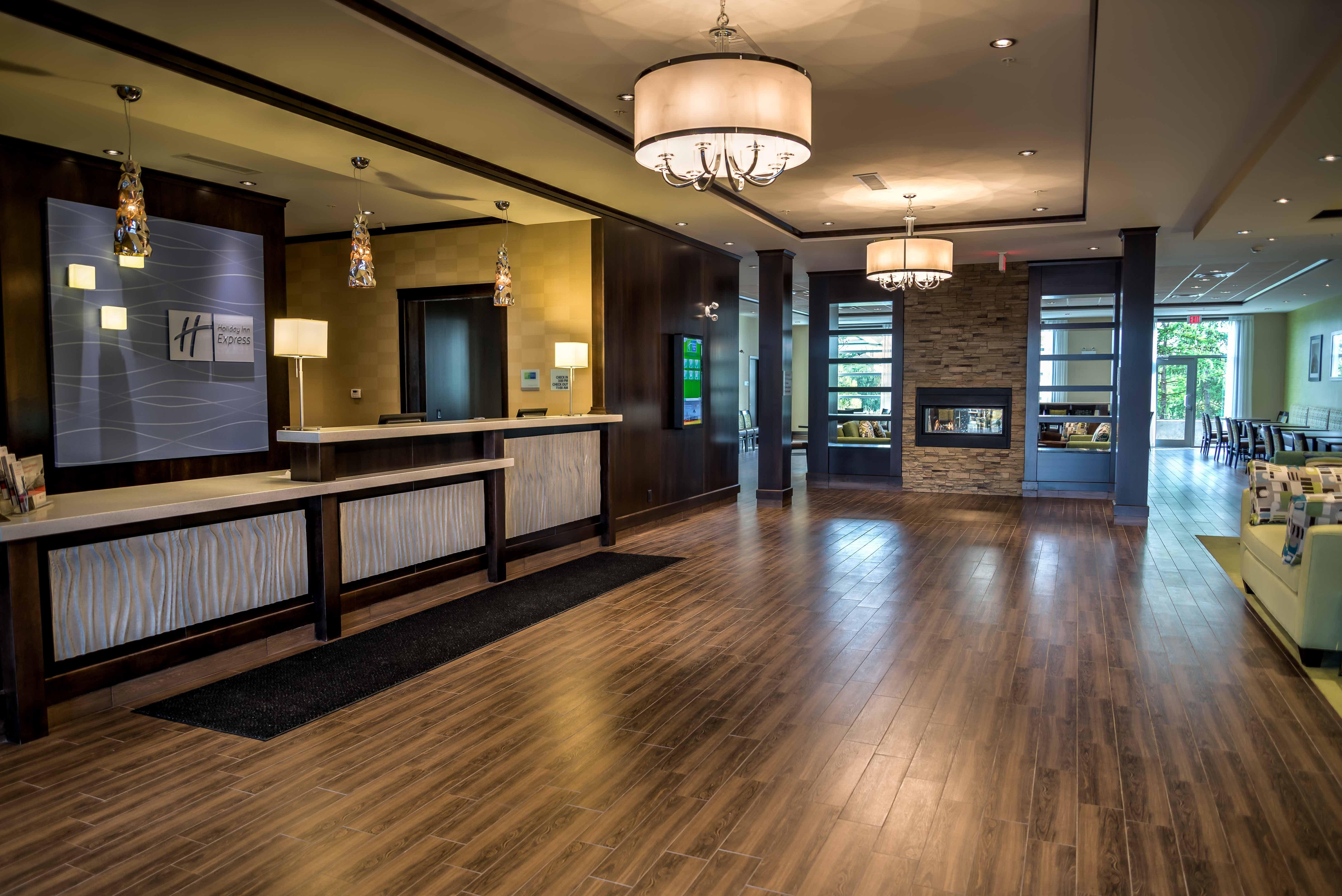 Holiday Inn Express & Suites Spruce Grove - Stony Plain By Ihg Eksteriør bilde